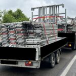 Od przyczepy odpadły 2 koła. Solówka też przeładowana