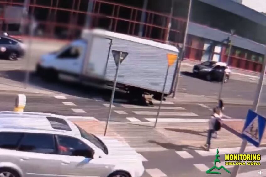 Ciężkie życie dostawcy. Kierowca Sprintera z mandatem 1500 zł