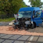 Jumper wjechał na tory wprost pod pomimo zamkniętych półrogatek