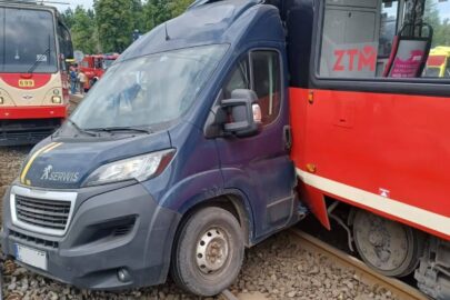 Oszukał przeznaczenie. W Bytomiu bus wjechał pod tramwaj