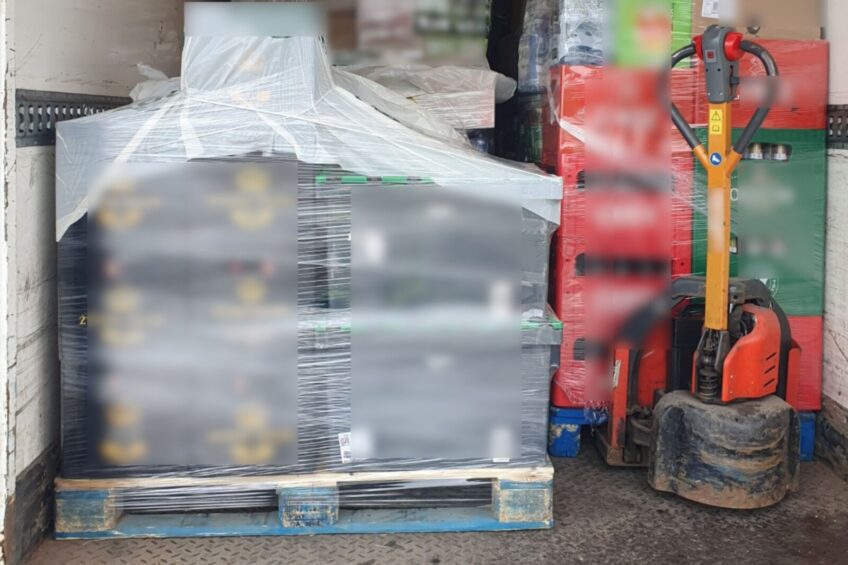 „Rażące naruszenie”. Przeładowany bus ściągnięty z DK12