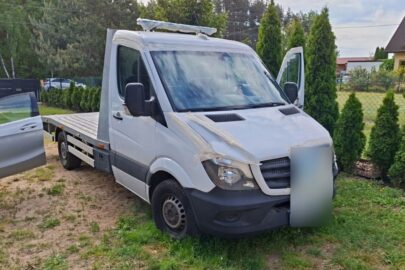 Skradzione Mercedesy Sprintery odnalezione pod Pabianicami