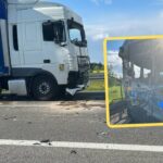 W policyjnego Sprintera wjechał zestaw - 2 osoby trafiły do szpitala