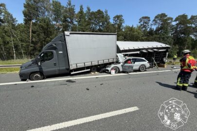 Kombi wbite w Daily – przyczepa z busa na dachu osobówki