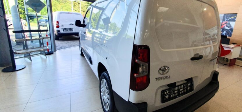 Rynek LCV w Polsce przejęła Toyota modelami Stellantis