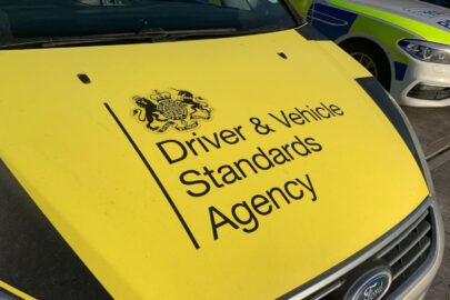 Wielka Brytania: 759 000 funtów kary za 3 przeładowane busy