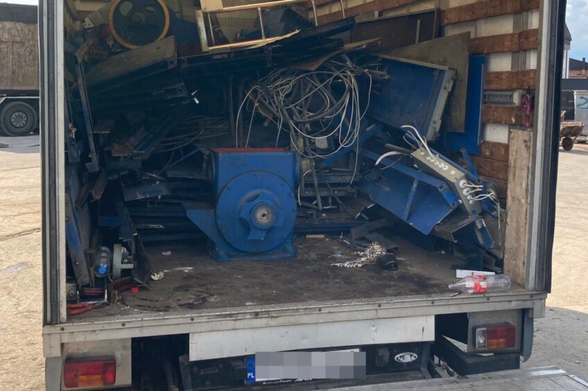 Bus na polskich „taflach” – waga przekroczyła 8 ton