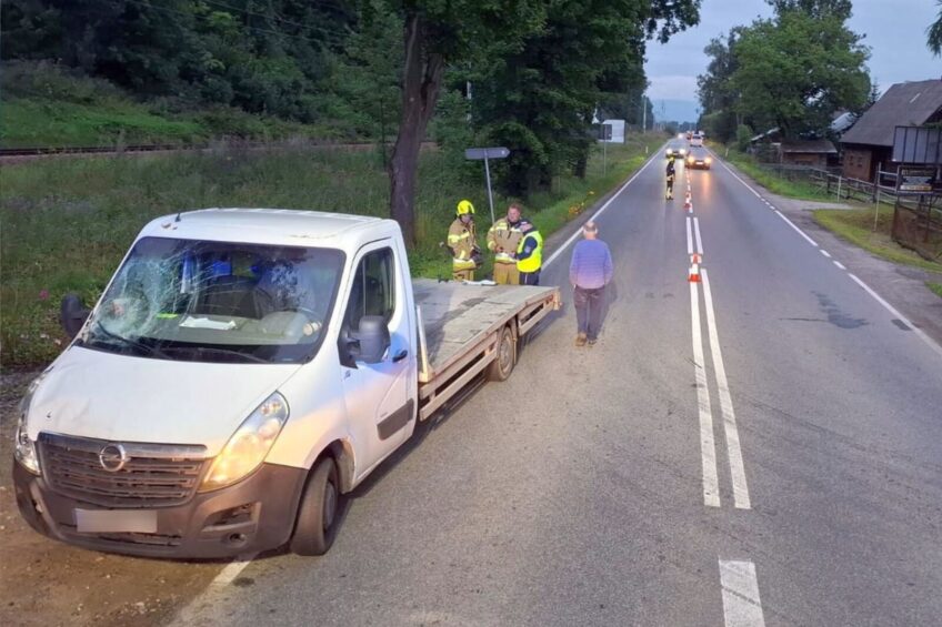 Autolaweta potrąciła mężczyznę na DK 47. Pieszy w szpitalu