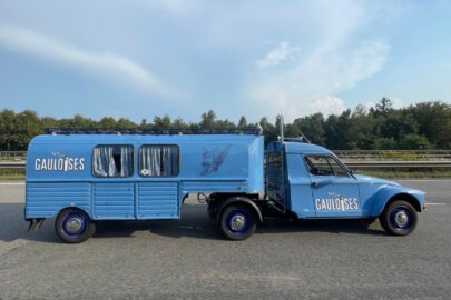 Citroen Acadiane jako ciągnik siodłowy z naczepą i ciekawą historią