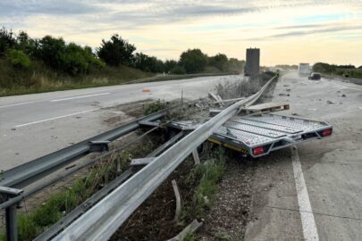 Laweta z cementem wbita w barierki – utrudnienia na A38