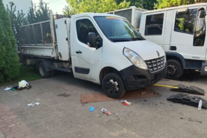 Podczas naprawy Masterki został przygnieciony przez busa