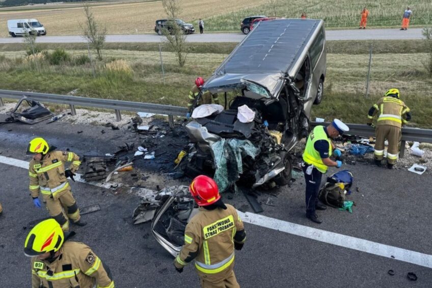 Trafic najechał na traktor na S7 – policja poszukuje świadków