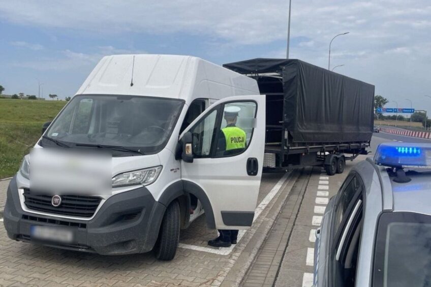 Zestaw ściągnięty z A1. Problemem ładunek i żarówka