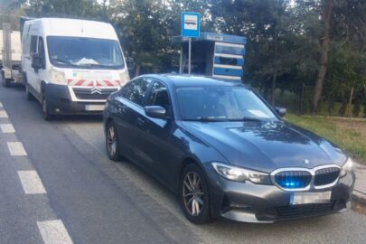 Ciągnął za Jumperem przyczepę z koparką. Pijany i z zakazem