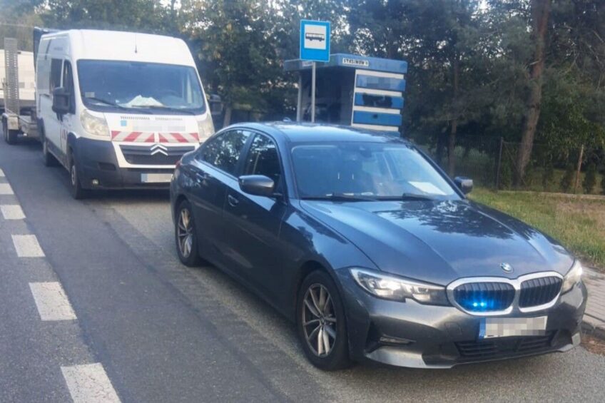 Ciągnął za Jumperem przyczepę z koparką. Pijany i z zakazem