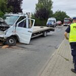 Karetka wyprzedzała autolawetę - doszło do zderzenia