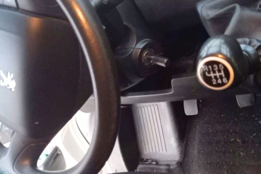 Miał tylko przejechać przez granicę. Z „łamakiem” w stacyjce