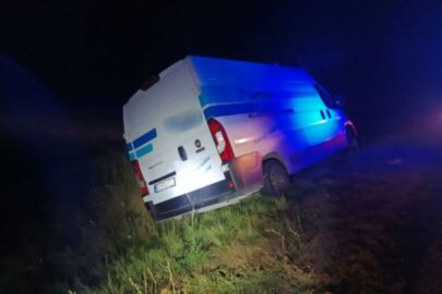 Na oczach policjantów wjechał Dukatem do rowu. Miał prawie 4‰