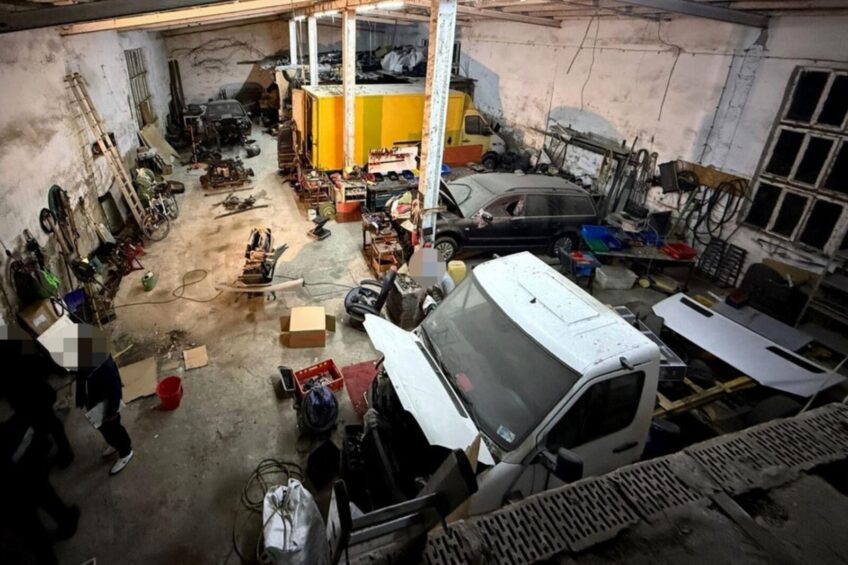 Odzyskane Mastery i Sprintery oraz sporo części –  duża akcja policji