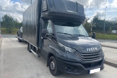 Polskie Daily z DS 3 pod plandeką. Brak tacho a laweta niesprawna