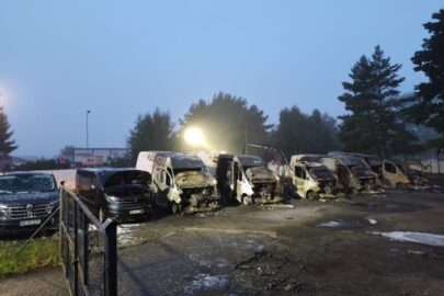 Pożar w wypożyczalni. Spłonęło 7 busów o wartości 600 000 zł