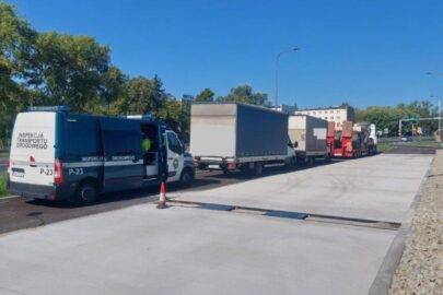 Przeciążony bus a Wietnamczyk bez ważnego prawa jazdy