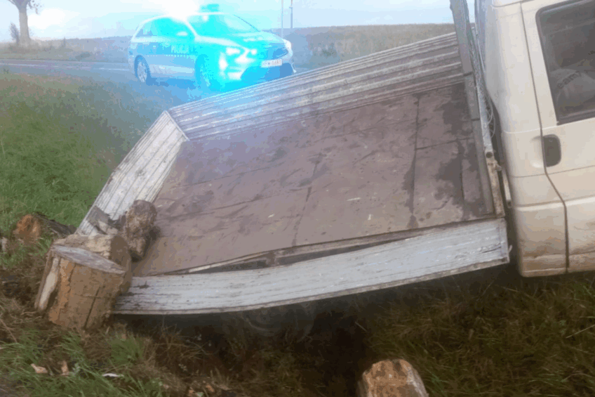 Wjechali do rowu T4 i uciekli. Potem wrócił tylko pasażer