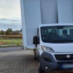 Autolaweta wioząca kontener biurowy ściągnięta z S8