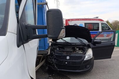 O krok od tragedii – Swift uderzył w busa wiozącego przenośne WC