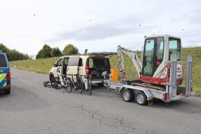 Poza vanem wszystko zajumane. Tak Polacy wracali z Austrii