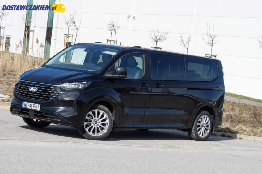 Test: Ford Tourneo Custom L2 – przestronny minibus z AWD