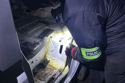 Kradli busy i rozbierali je na części. Zostali zatrzymani