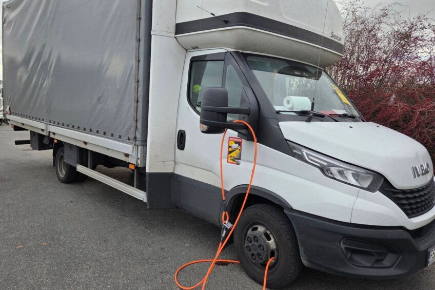 „Międzynarodówka” z Polski z nakazem opuszczenia UK