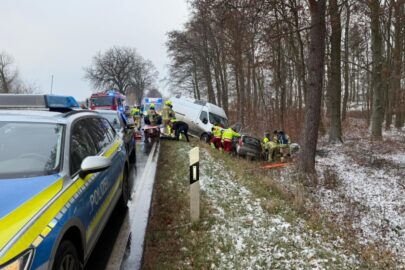 Polak vanem wpadł w poślizg. Niemcy wskazują na zużyte opony