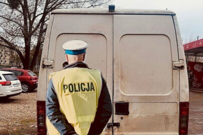 Pożyczony bus z badaniem technicznym z 2013 roku