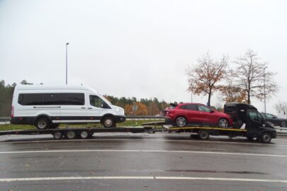 Przeładowany zespół pojazdów i zakaz jazdy. Polak pojechał dalej