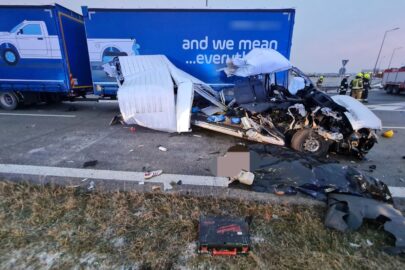 Tragiczny wypadek na S8 pod Wieruszowem – 4 osoby nie żyją