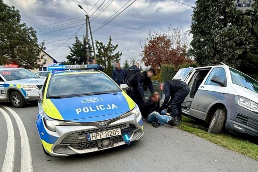 Transgraniczny pościg za VW T6. Obcokrajowcy zostali zatrzymani