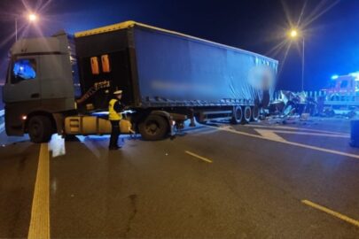 Wypadek na A1. Zmarł pasażer Mastera a kierowca jest ranny