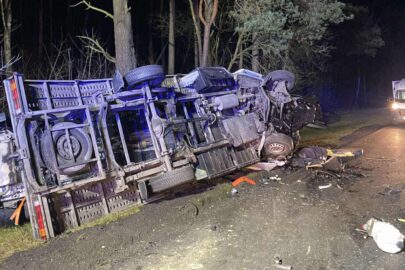 Kierowca autolawety uderzył w Subaru – 3 osoby trafiły do szpitala