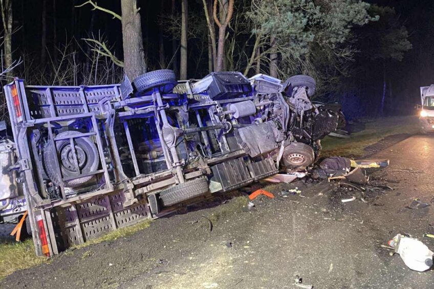 Kierowca autolawety uderzył w Subaru – 3 osoby trafiły do szpitala