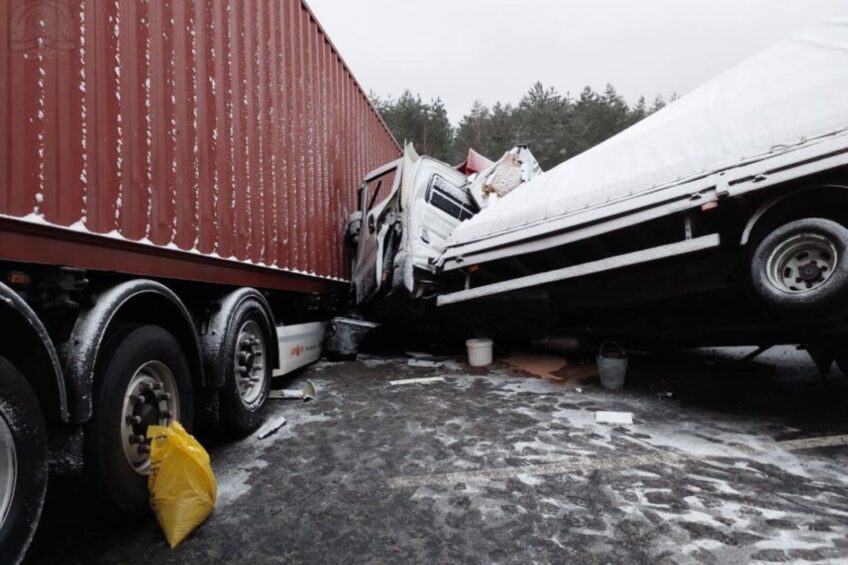 Z Daily aż wyrwało „kurnik”. DK 11 zablokowana przez kilka godzin