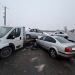 Coś za lekko spięte było - Rover spadł z autolawety na Passata