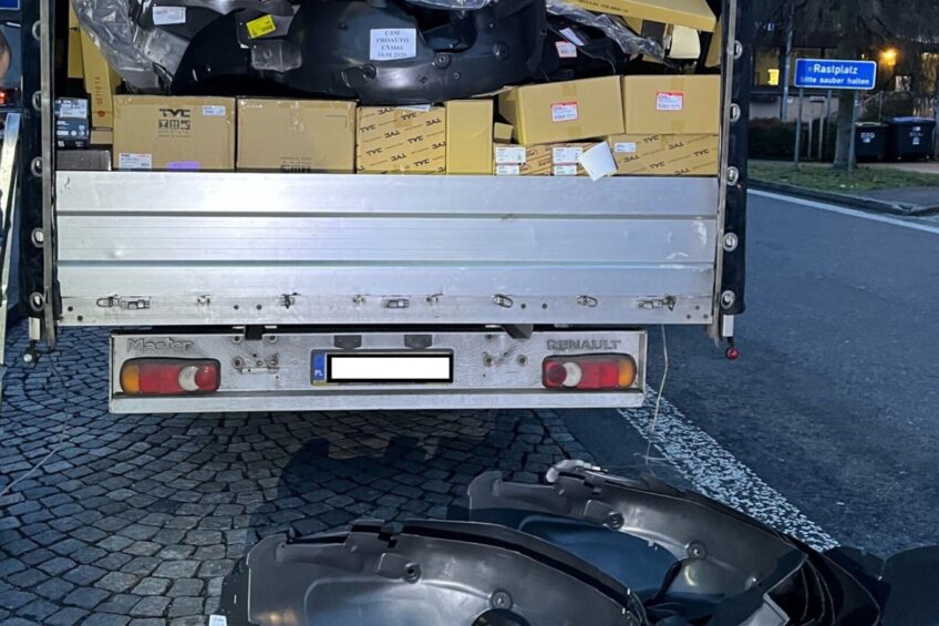 Ładunek z polskiego busa spadł pod nogi niemieckich policjantów