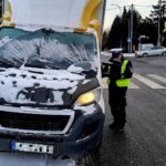 Prowadził na słuch czy jak? Boxer miał zamrożoną przednią szybę