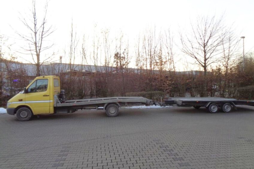 Zabrali tablice od Sprintera i lawety – diagnosta naliczył 60 usterek