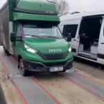 Czeskie kontrole wagowe busów a wśród nich Masterka z Polski