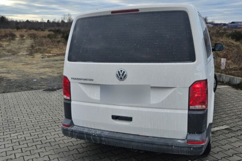 Kierowca VW T6.1 był jednocześnie trzeźwy i pod wpływem