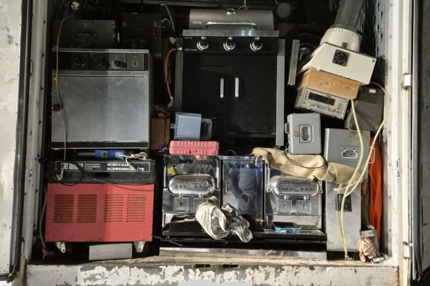 Polak w busie ściągnięty z A24 – za ciężko „Sevelka” miała