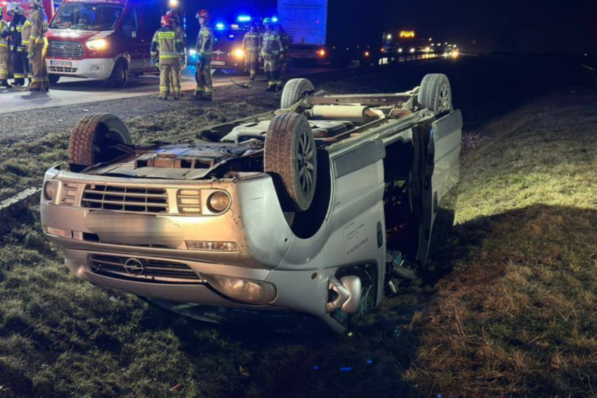 Actros najechał na tył Vivaro – kierowca vana trafił do szpitala